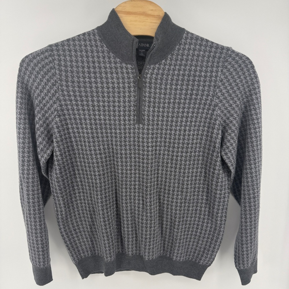 Jos A Bank Mens XL Tailored Fit Gray Merino Wool/ Acrylic Quarter Zip Sweater